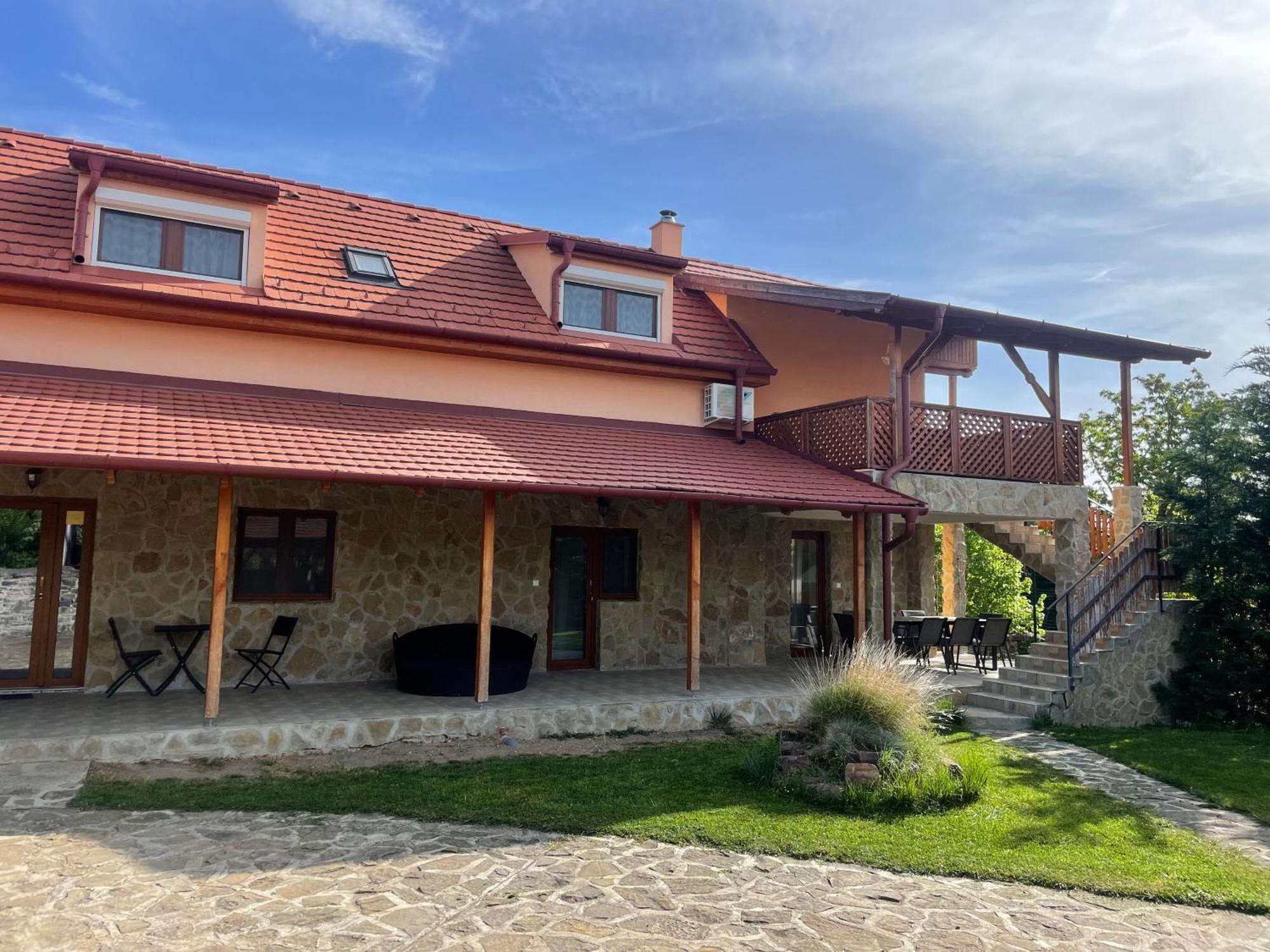Szoegedi Villa Badacsonytomaj Exterior foto